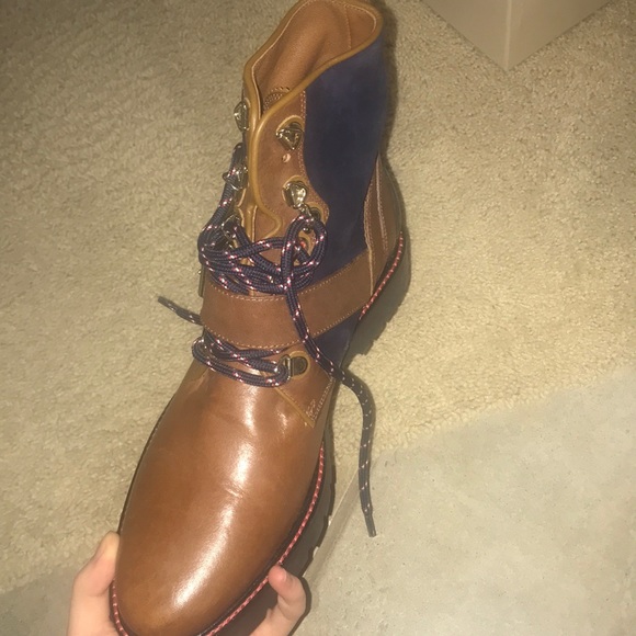 Authentic BURBERRY Boots. Worn twice. Like new. - Picture 2 of 15